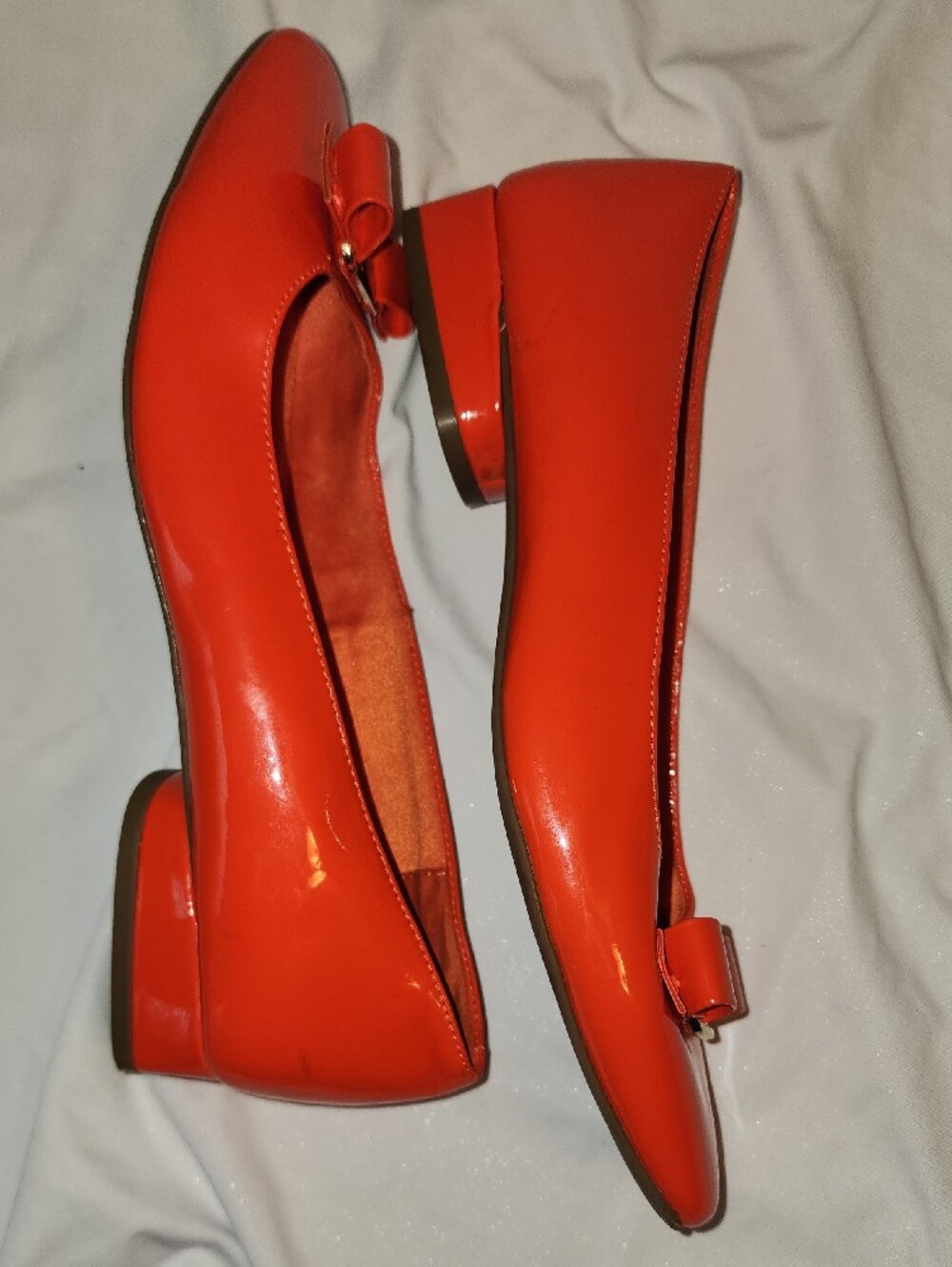 Anne Klein Size 8.5 Bright Orange Patent Leather Bow Flats - Picture 6 of 15